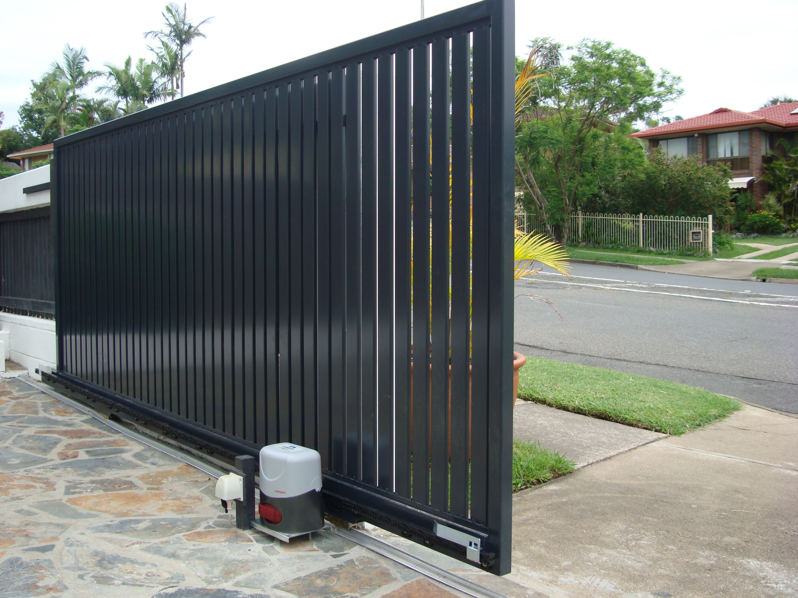 sliding gate