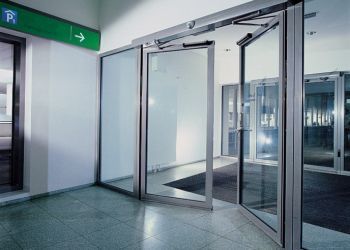 Automatic swing door - Visible drive