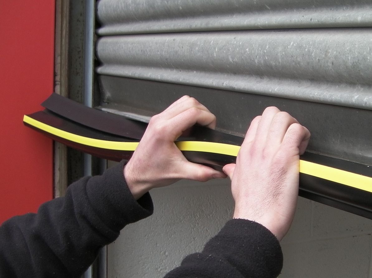 Why You Should ALWAYS Add Your Garage Door To Your Spring Cleaning ...